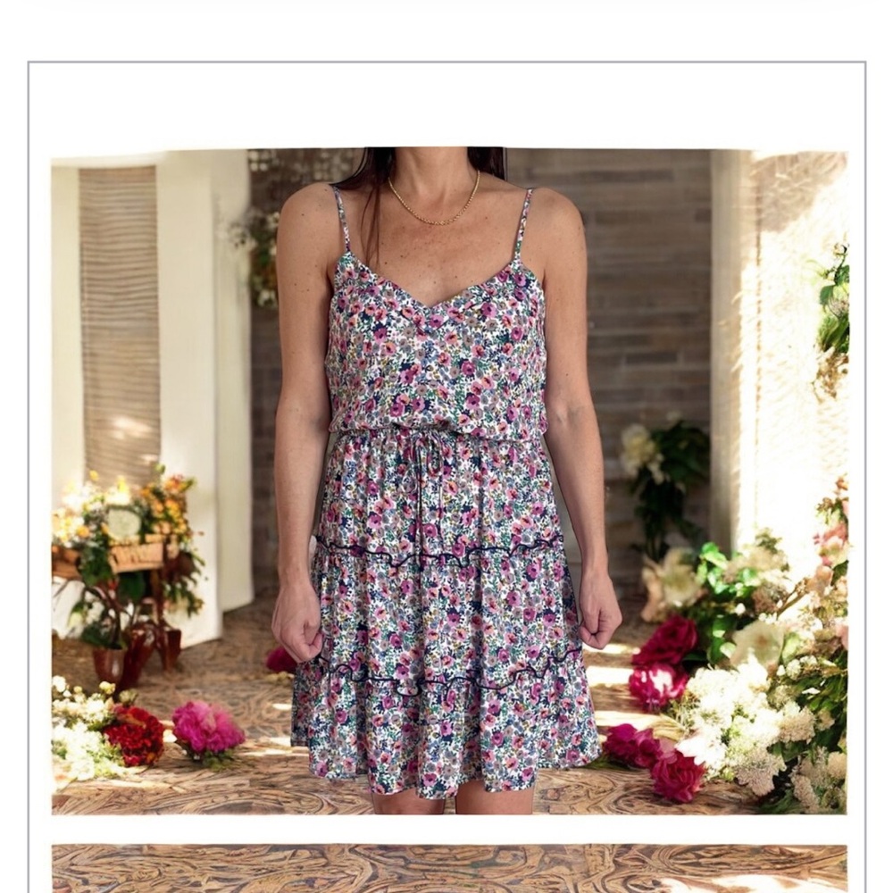 Gorgeous Multicolour Floral Tier dress - Adjustable straps -Like New- Sz M 🫶☀️🌸
